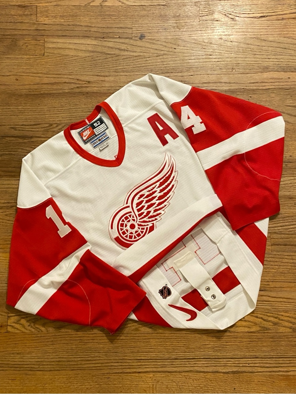 Nike Detroit Red Wings White & Red Hockey Jersey with Winged Wheel Logo